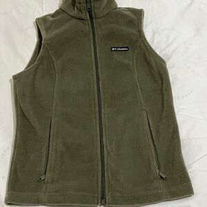 Columbia Women's Olive Fleece Vest Size Small